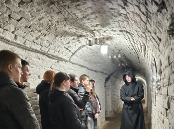 СТУДЕНТИ ВІДКРИЛИ ТАЄМНИЦІ УМАНСЬКИХ ПІДЗЕМЕЛЬ